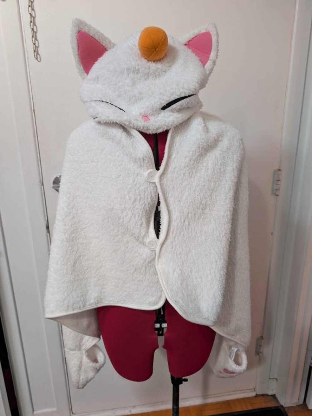 Final Fantasy XIV Square Enix Hooded Blanket: Moogle